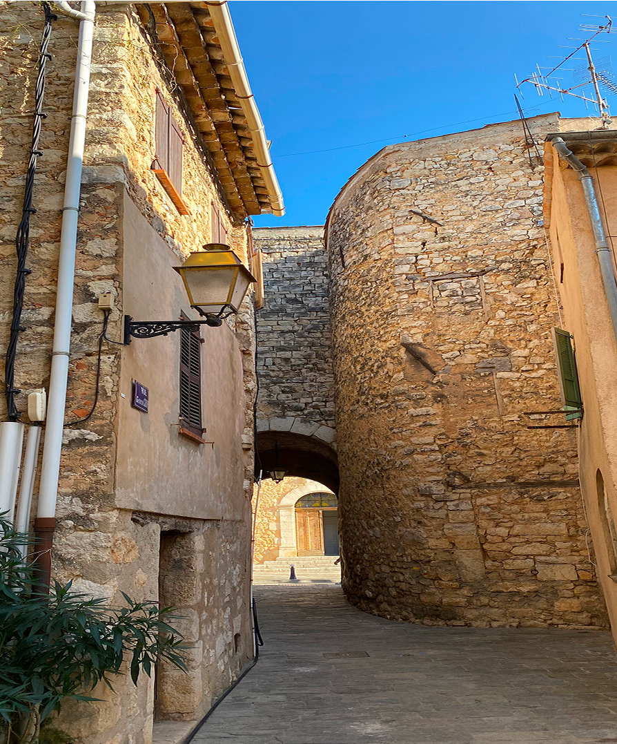 Explorer-Saint-Cezaire-sur-Siagne-Villa-Blanche-2